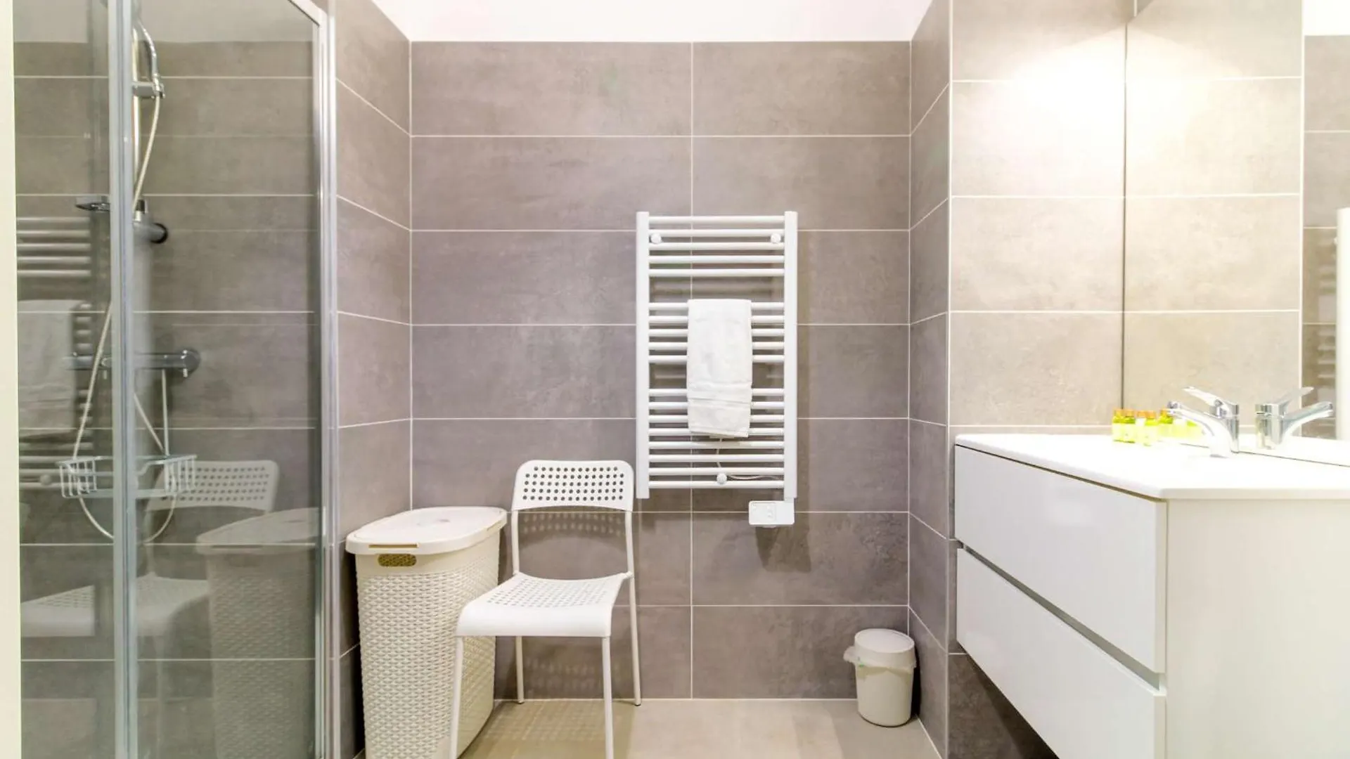 Select'Sohome - Charmant Appartement Pour 4 Personnes Au Coeur De La Faviere ! - Iloa-B15 Bormes-les-Mimosas Lägenhet